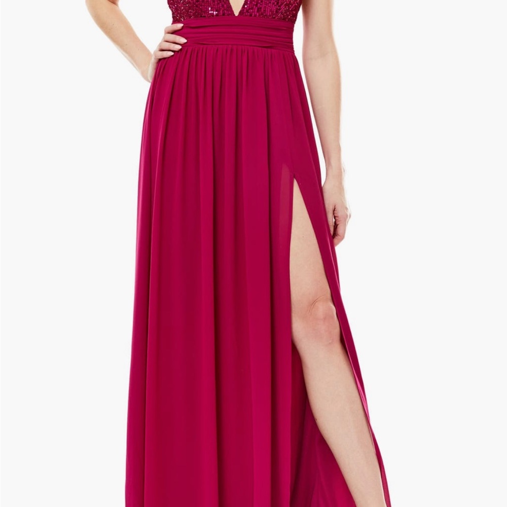 NEW WITH TAGS Elegant Women's Berry Evening Dress